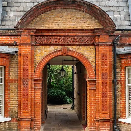 The Kensington Gatehouse Apartment London
