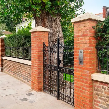 Apartment The Kensington Gatehouse