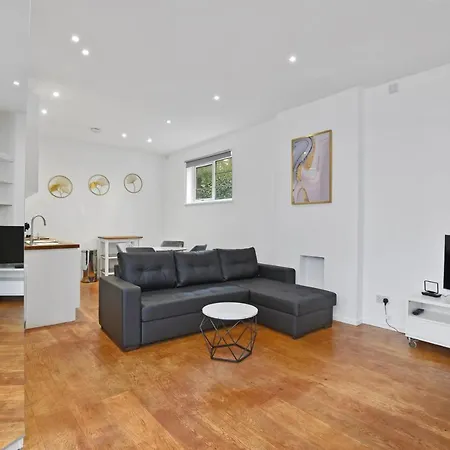 Cozy Flat Near Kensington Palace *