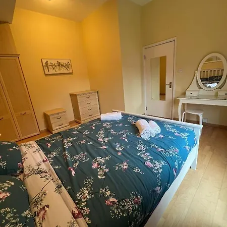 Apartment 2 Bedroom Flat In Leicester Square *