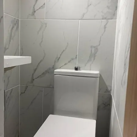 Holiday home Twin With Free Parkings, Surbiton, Kingston Upon Thames, Surrey, Greater London, Uk! Surbiton