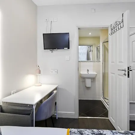 Single Studio Flat Apartment London
