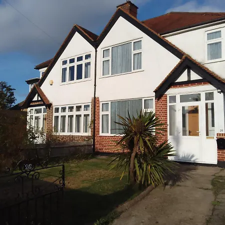 Twin With Free Parkings, Surbiton, Kingston Upon Thames, Surrey, Greater London, Uk! Holiday home