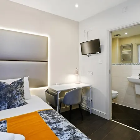 Single Studio Flat *