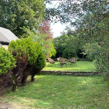 Twin With Free Parkings, Surbiton, Kingston Upon Thames, Surrey, Greater London, Uk!