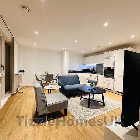 Tizzlehomesuk * London