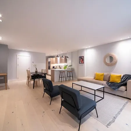 Stylish 1br - Bright & Large Living Area W/ Patio * London