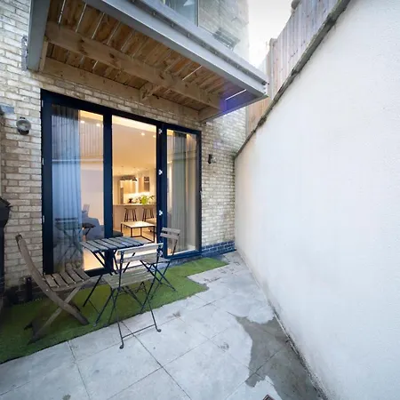 Stylish 1br - Bright & Large Living Area W/ Patio