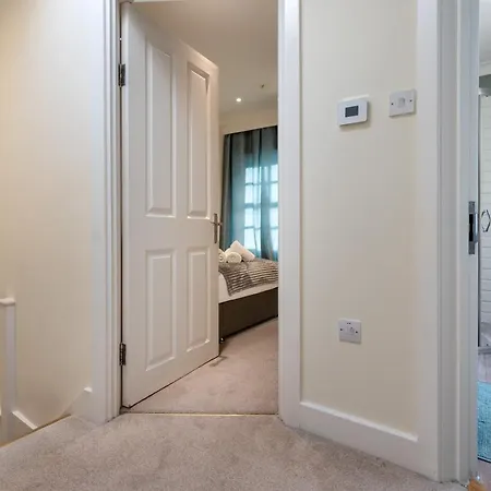 Stunning 3 Bed Townhouse Apartment