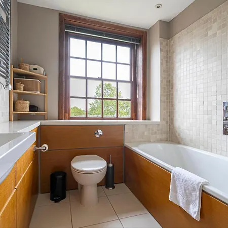 Apartment Peaceful Putney By Underthedoormat *