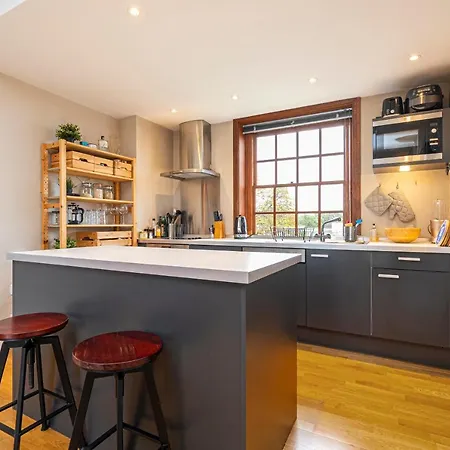 Apartment Peaceful Putney By Underthedoormat