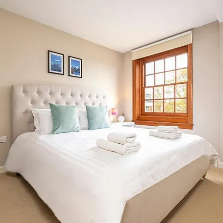 Peaceful Putney By Underthedoormat Apartment