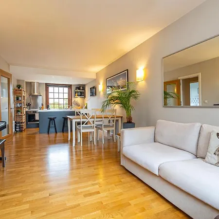 Apartment Peaceful Putney By Underthedoormat London
