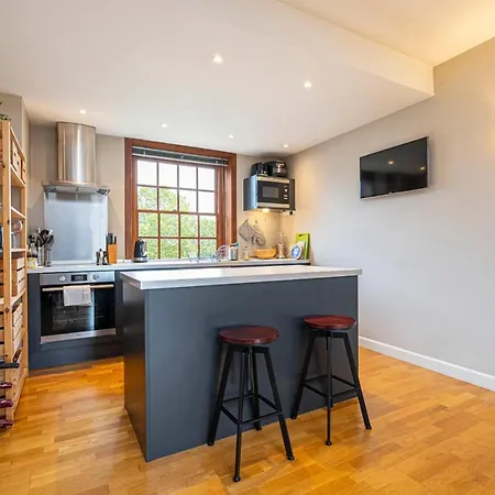 Peaceful Putney By Underthedoormat Apartment London