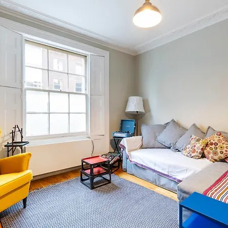 Beautiful Two-bed Abode Near King Cross London