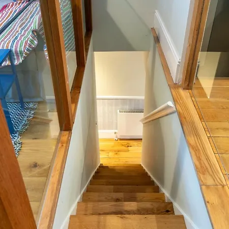 Beautiful Two-bed Abode Near King Cross Apartment London