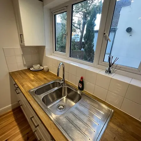 Modern Next To Little Venice Apartment *