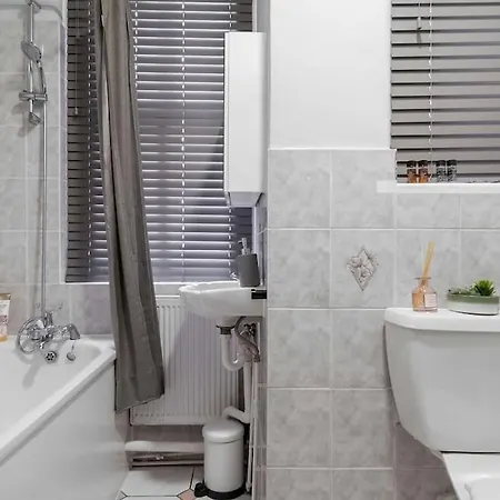 Lovely - Great Portland Street - Zoo - Central Located *