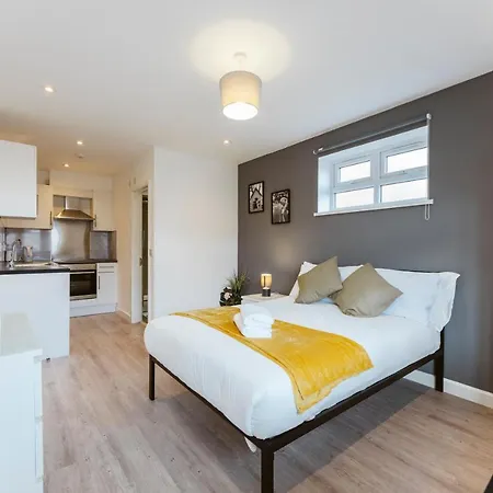 Studio * Perivale
