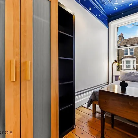 Apartamento Peaceful 2-bedroom Flat Near Queens Park Station Londres