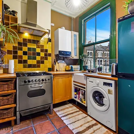 Apartamento Peaceful 2-bedroom Flat Near Queens Park Station