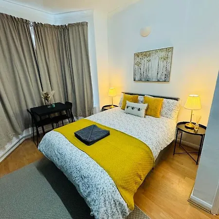 Holiday home 2 Bedrooms House Near Central
