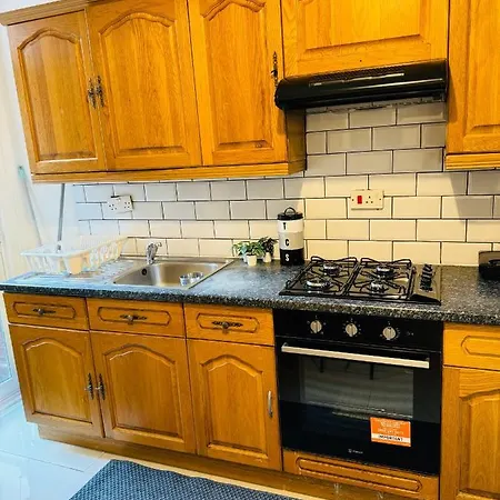 2 Bedrooms House Near Central Holiday home London