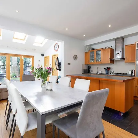 Veeve - The Tranquil Townhouse Holiday home *