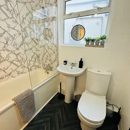 Holiday home 2 Bedrooms House Near Central
