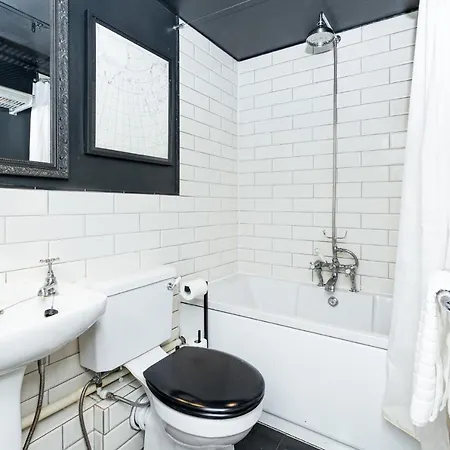 Stunning 2br Wpatio In Dalston, 2 Min To Tube Apartment