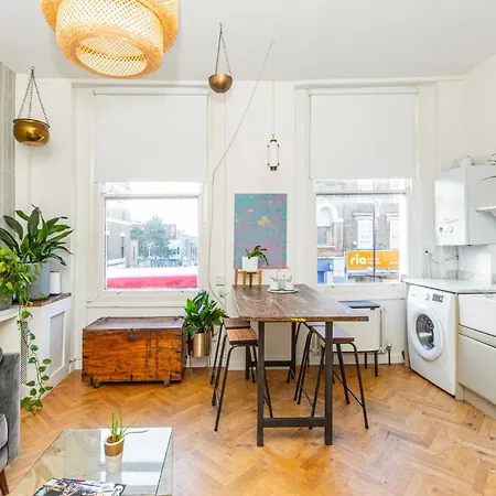 Stunning 2br Wpatio In Dalston, 2 Min To Tube Apartment London