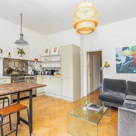 Apartment Stunning 2br Wpatio In Dalston, 2 Min To Tube *