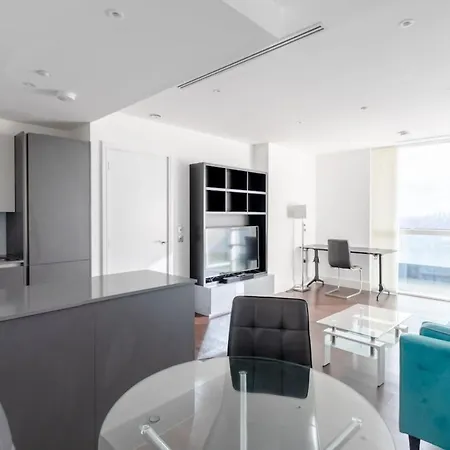 Chic 1bd Flat Wviews Of The Shard - South Quay! Apartment