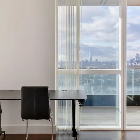 Chic 1bd Flat Wviews Of The Shard - South Quay! Apartment