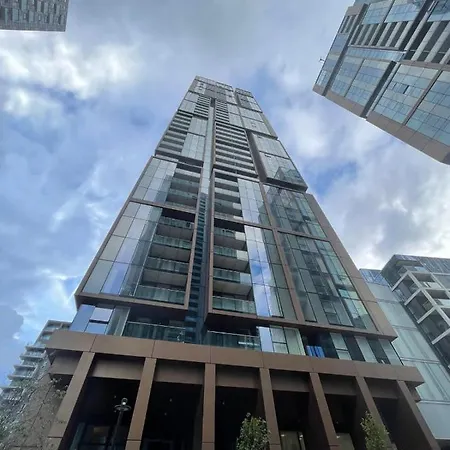 Chic 1bd Flat Wviews Of The Shard - South Quay! Apartment