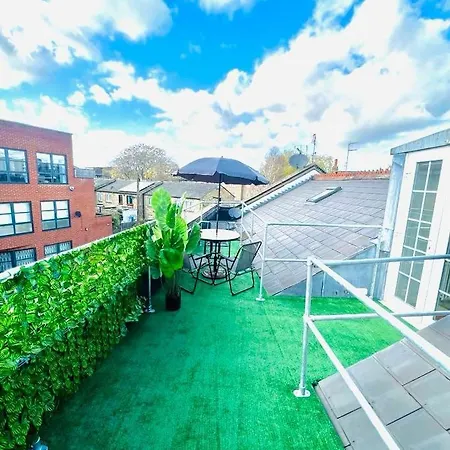 The Vista Apartment *