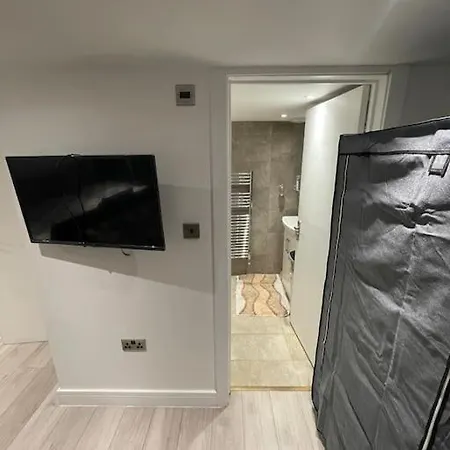 Apartment Riverview, Stylish Non Smoking Loft Ensuite 4 Rent