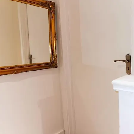 Riverview, Stylish Non Smoking Loft Ensuite 4 Rent