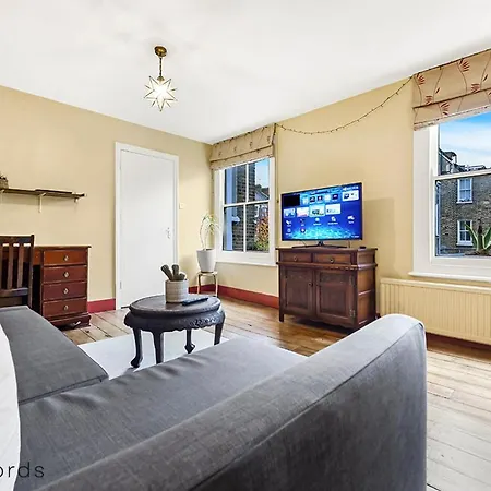 Peaceful 2-bedroom Flat Near Queens Park Station Apartamento Londres
