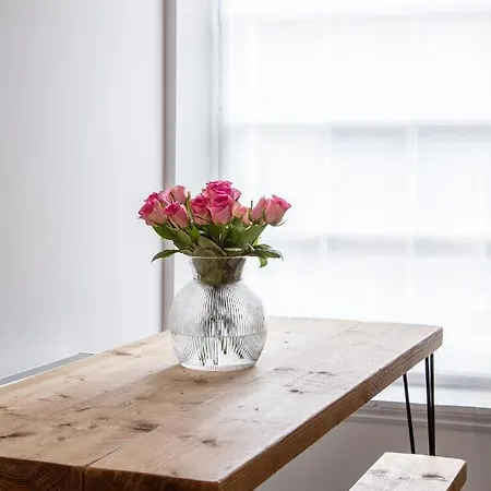 2 Bedroom In Covent Garden Sleeps 6