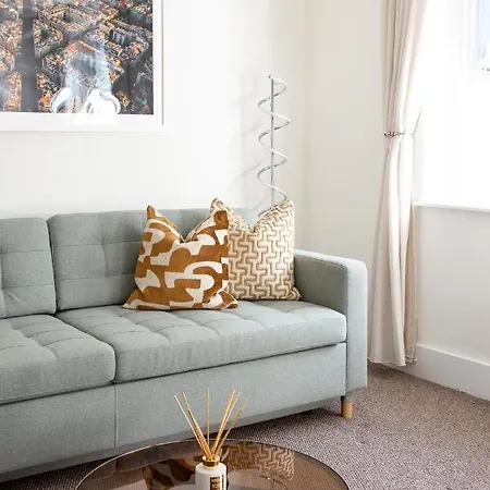 Apartment 2 Bedroom In Covent Garden Sleeps 6