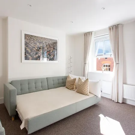 Apartment 2 Bedroom In Covent Garden Sleeps 6 London