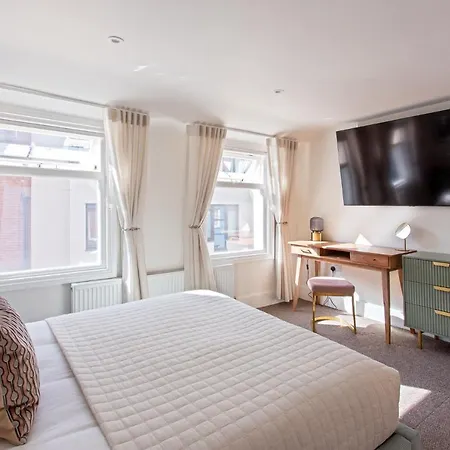 2 Bedroom In Covent Garden Sleeps 6 London