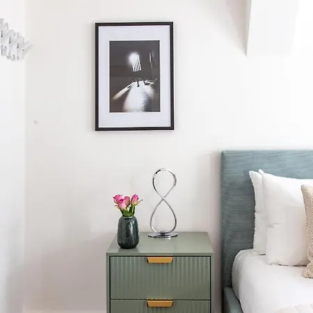 Apartment 2 Bedroom In Covent Garden Sleeps 6
