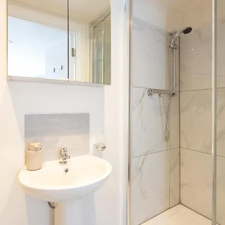 Apartment 2 Bedroom In Covent Garden Sleeps 6