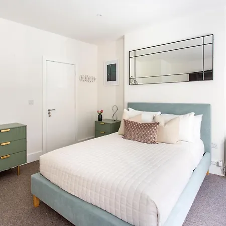Apartment 2 Bedroom In Covent Garden Sleeps 6 London