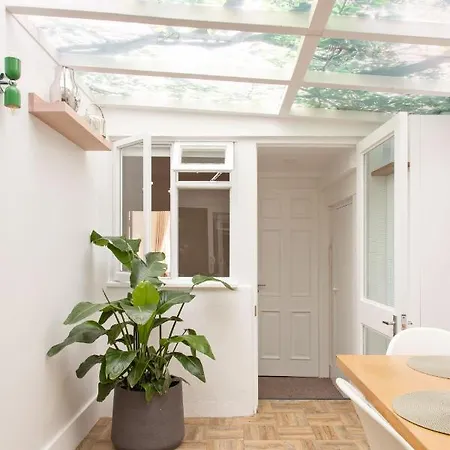 2 Bedroom In Covent Garden Sleeps 6 London