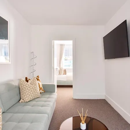 2 Bedroom In Covent Garden Sleeps 6 *