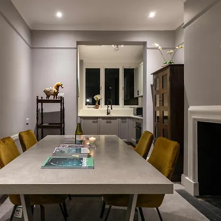 Vauxhall Shared House: Embassy Area Convenience
