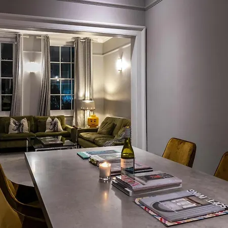 Vauxhall Shared House: Embassy Area Convenience